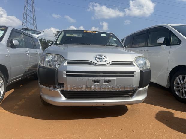 Toyota Probox 2015