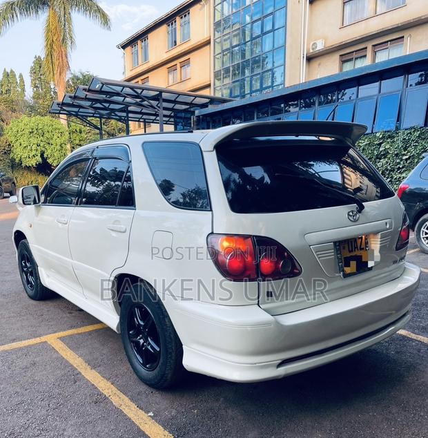 Toyota Harrier 2.2 16V 2000 White