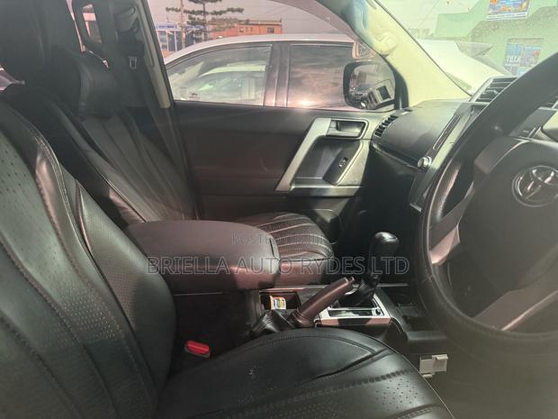 Toyota Land Cruiser Prado 2018 White
