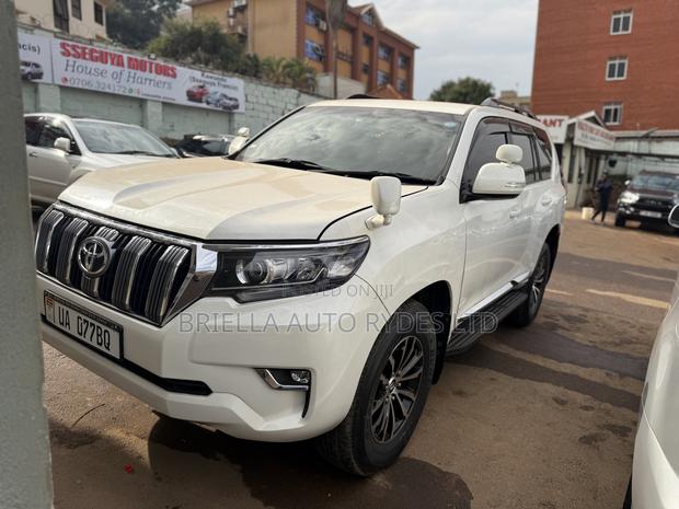 Toyota Land Cruiser Prado 2018 White