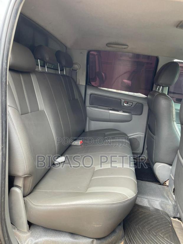 Toyota Hilux 2009 Black