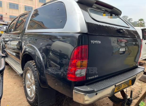 Toyota Hilux 2009 Black