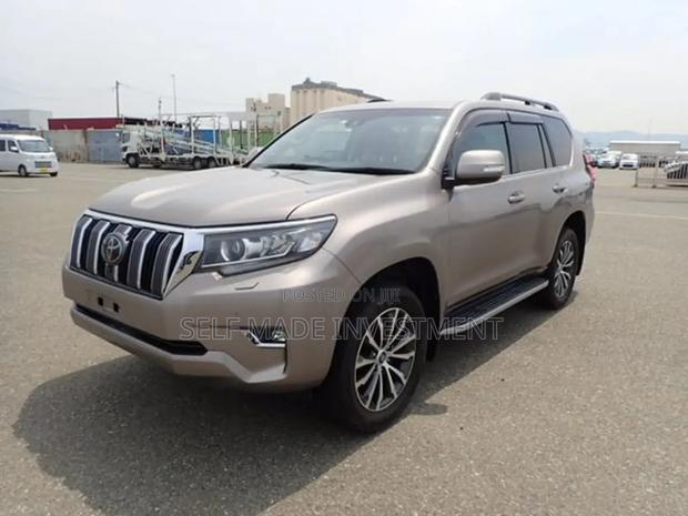 Toyota Land Cruiser Prado 2021 Gray