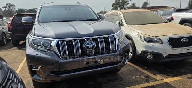 Toyota Land Cruiser Prado 2023 Gray