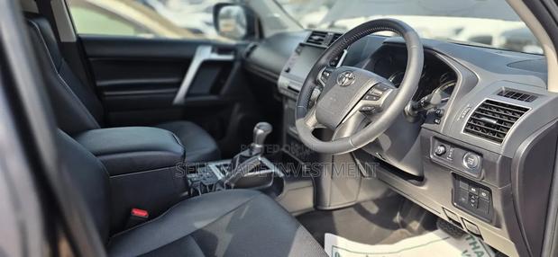 Toyota Land Cruiser Prado 2023 Gray