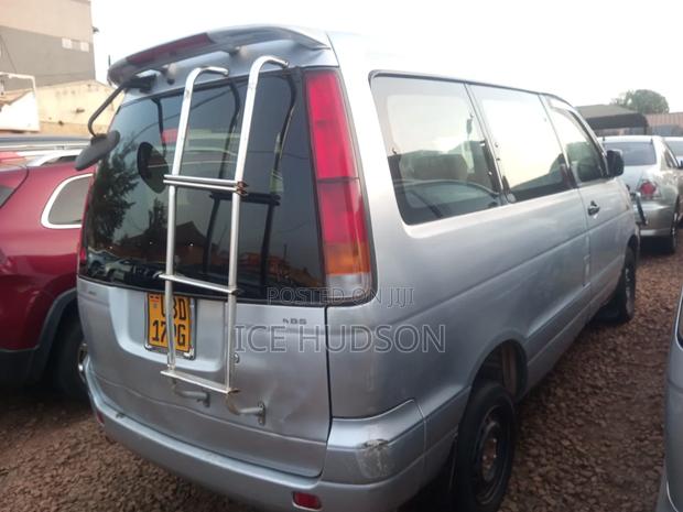 Toyota Noah 2002 Teal