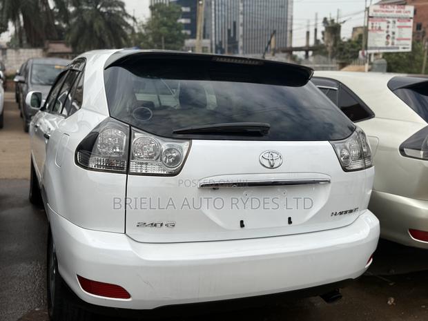 Toyota Harrier 2010