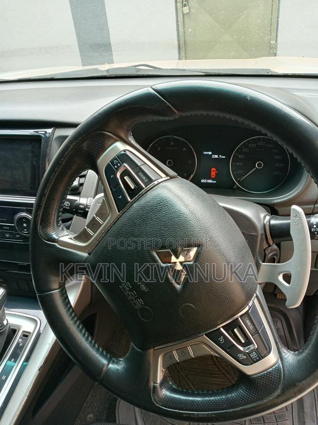 Mitsubishi Pajero 2021 Gray