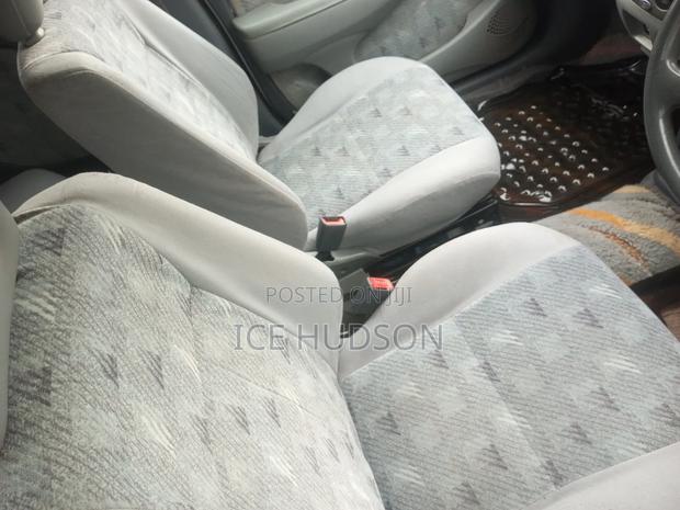Toyota Raum 2000 Pearl