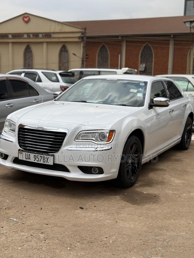 Chrysler 300C 2015 White
