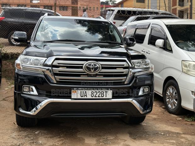 Toyota Land Cruiser Prado 2016 Black