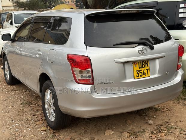 Toyota Corolla Fielder 2010 Silver