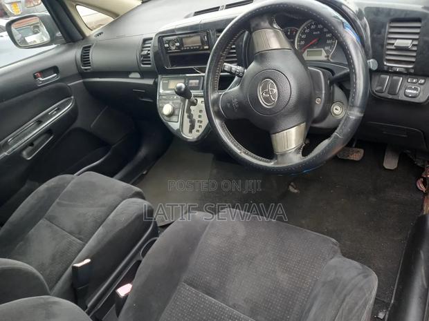 Toyota Wish 2007 Silver