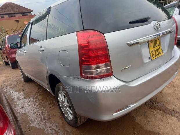 Toyota Wish 2007 Silver