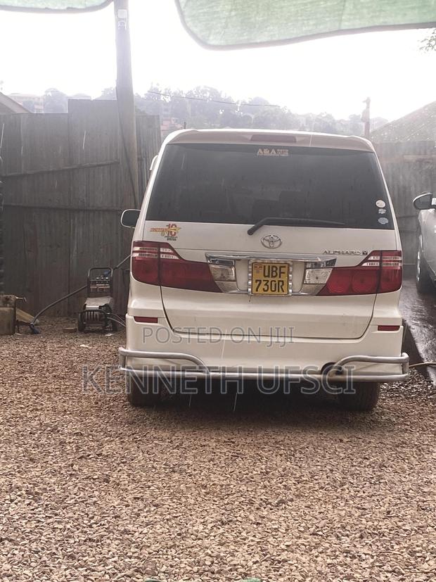 Toyota Alphard 2.4 Petrol FWD 2007 White