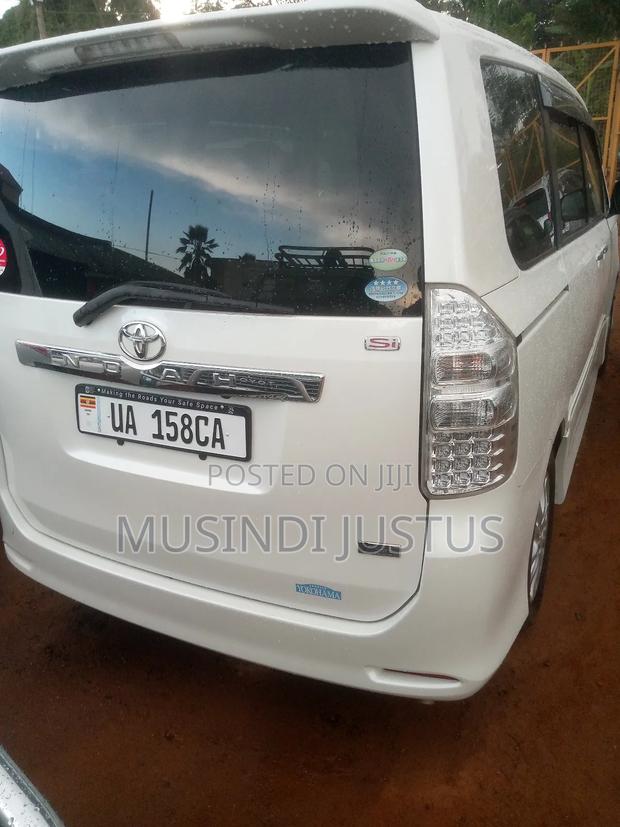Toyota Noah 2012 White