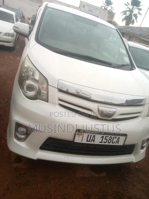 Toyota Noah 2012 White