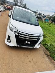 Toyota Noah 2.0 FWD (8 Seater) 2016 White for sale
