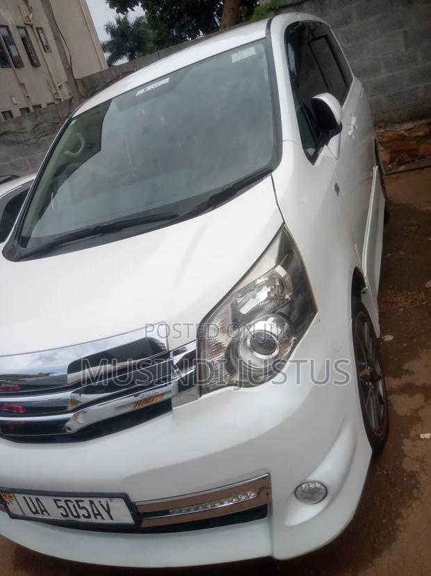 Toyota Noah 2011 White