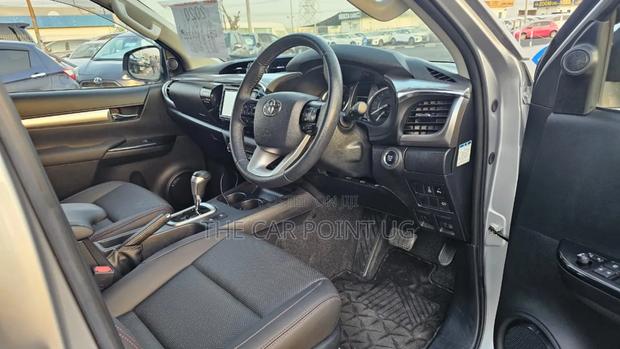 Toyota Hilux 2.4 Diesel 2020 Silver