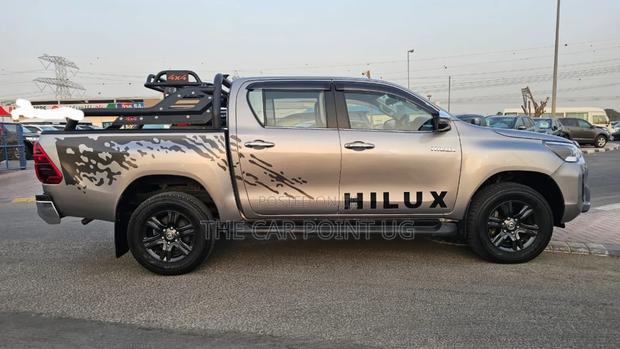 Toyota Hilux 2.4 Diesel 2020 Silver
