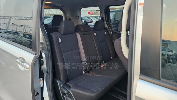 Toyota Noah 2.0 FWD (8 Seater) 2019 Silver
