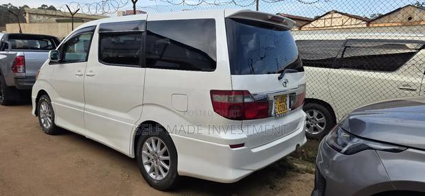 Toyota Alphard 2009 White