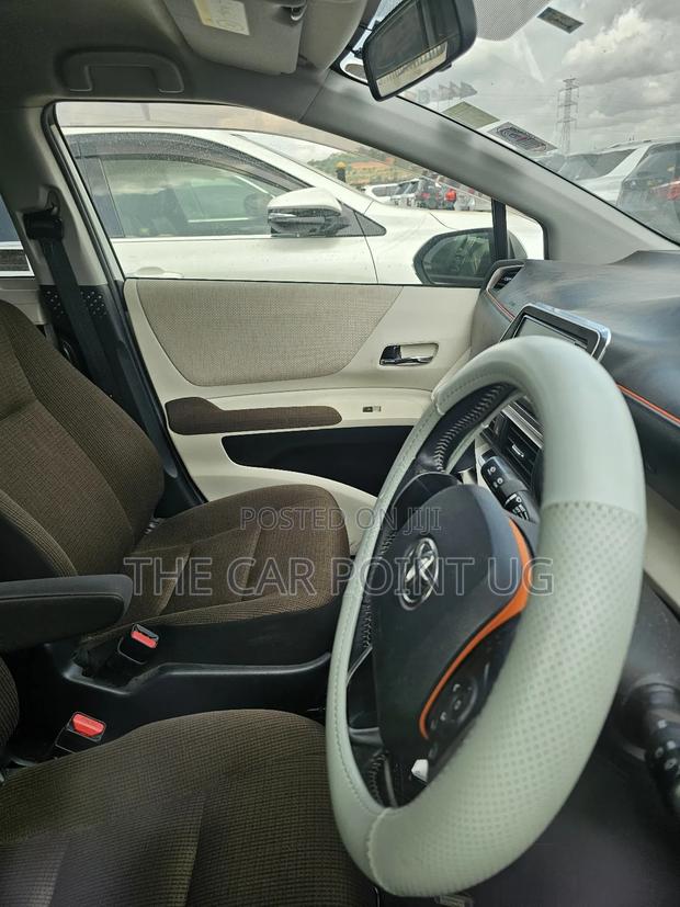 Toyota Sienta 2016 White