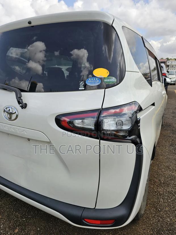 Toyota Sienta 2016 White