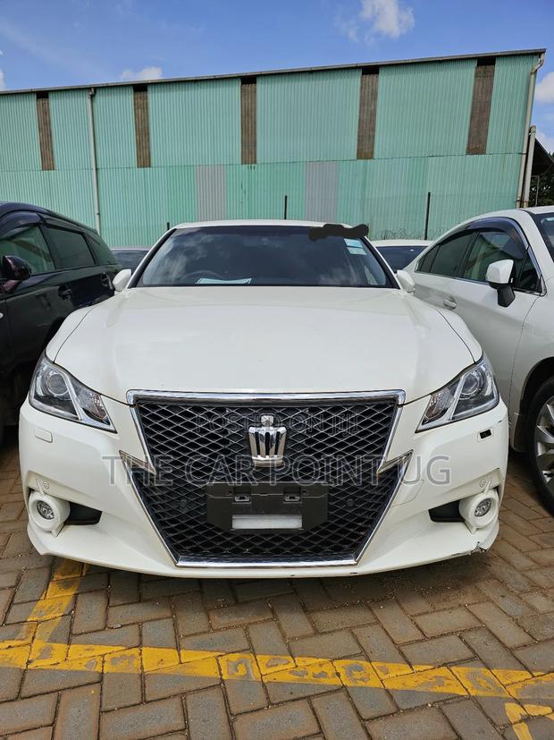 Toyota Crown Majesta 2015 White