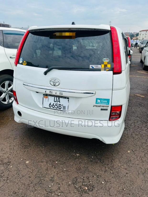 Toyota ISIS 1.8 G 2WD 2011 White