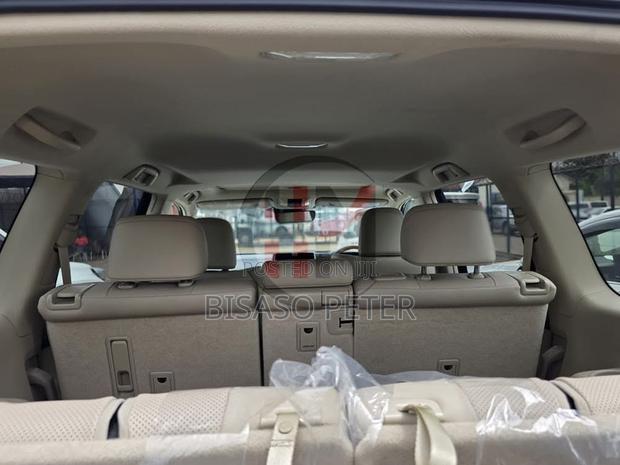 Toyota Land Cruiser Prado 2023 White
