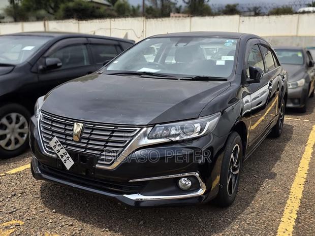 Toyota Premio 2017 Black