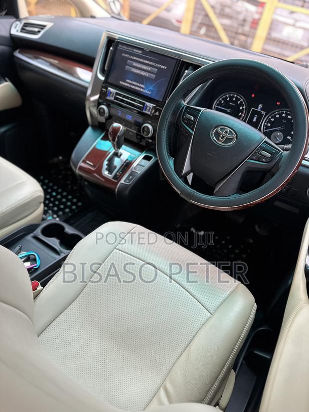 Toyota Alphard 2.5 Petrol AWD 2017 White