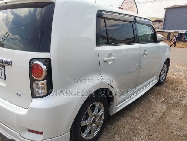 Toyota Corolla Rumion Hatchback 1.5 FWD 2010 White