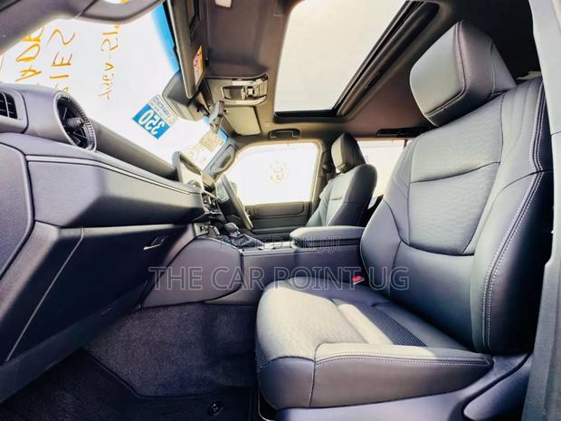 Toyota Land Cruiser Prado 2.8 2024 White