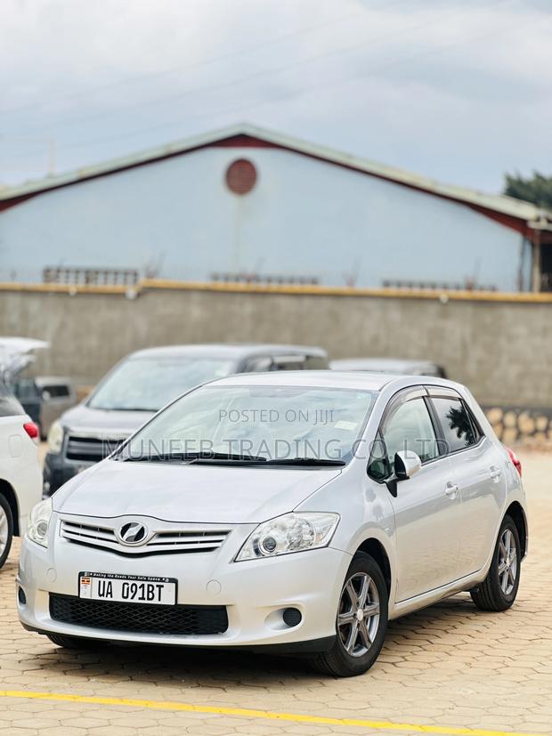 Toyota Auris Limited Sedan FWD (3.5L 6cyl 6A) 2010 White