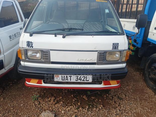 Toyota TownAce 1999 White