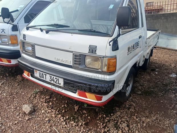 Toyota TownAce 1999 White