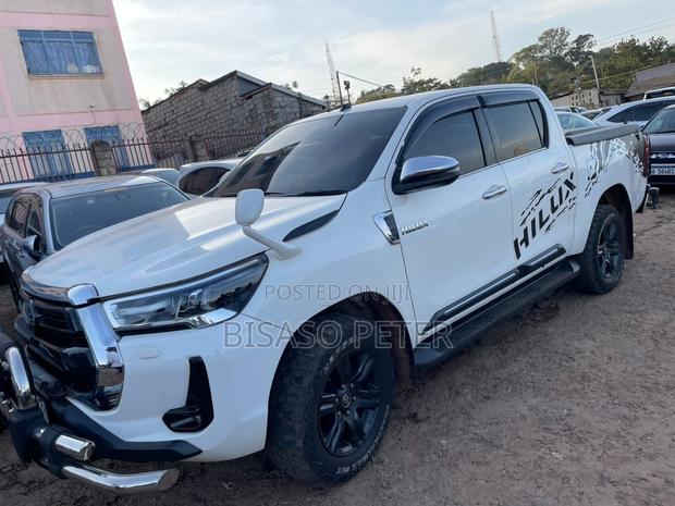 Toyota Hilux 2.8 Diesel 2020 White