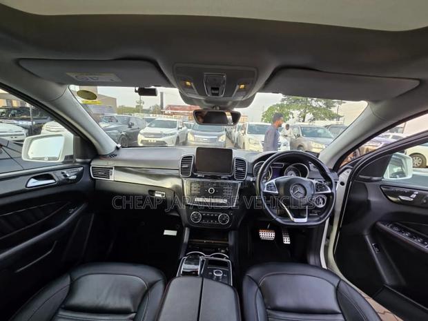 Mercedes-Benz GLE-Class GLE 350d 4MATIC 2017 White