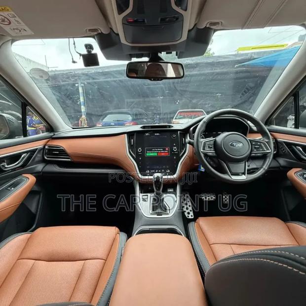 Subaru Outback 2023 Brown