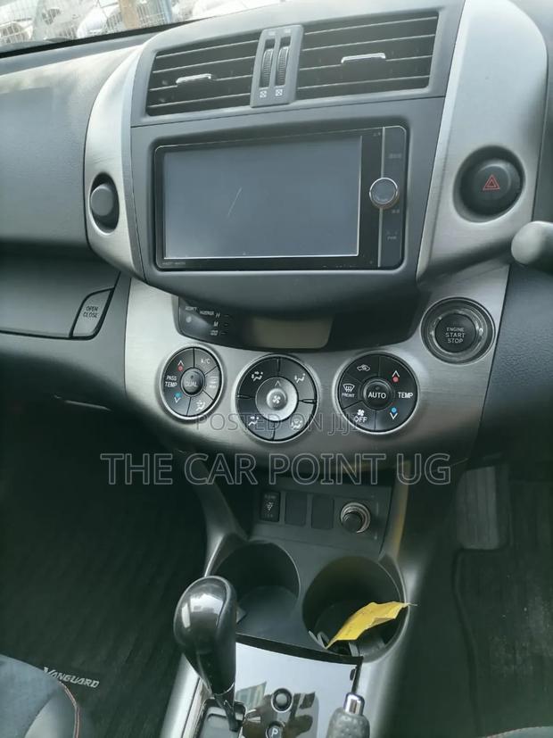 Toyota Vanguard 2013 Black