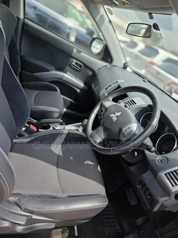 Mitsubishi Outlander 2012 Black