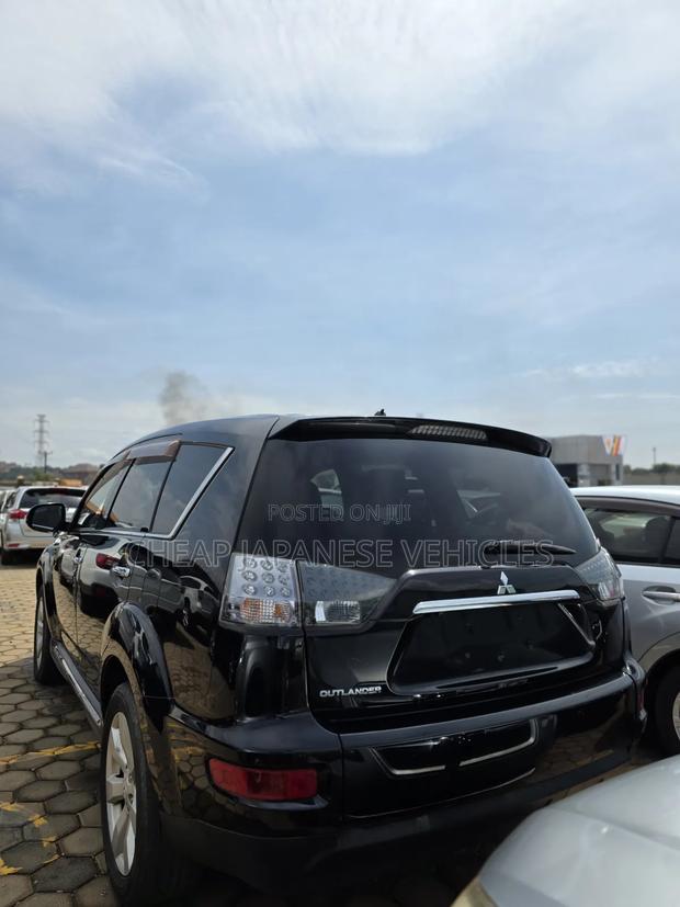 Mitsubishi Outlander 2012 Black