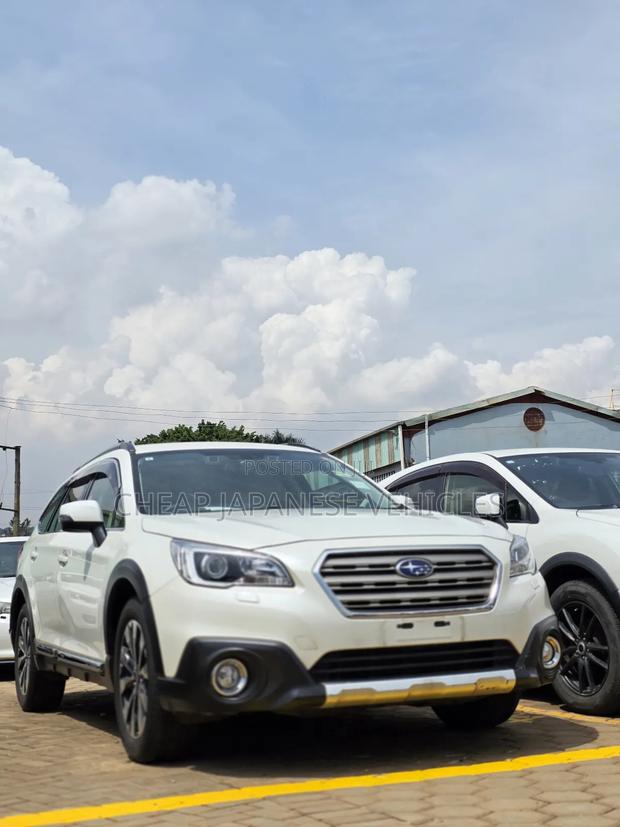 Subaru Outback 2.5i Premium AWD 2017 White