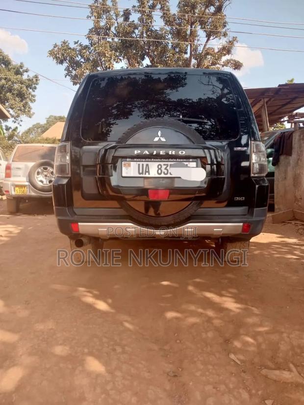 Mitsubishi Pajero 2010 Black