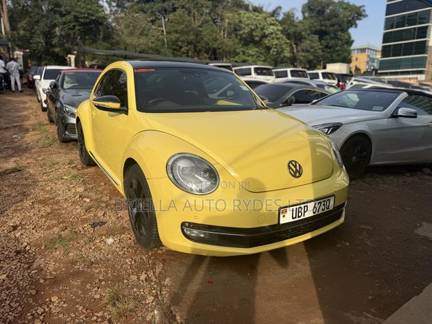 Volkswagen Beetle 2014 Yellow