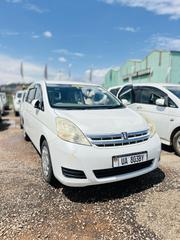 Toyota ISIS 2.0 L 2WD 2010 White for sale