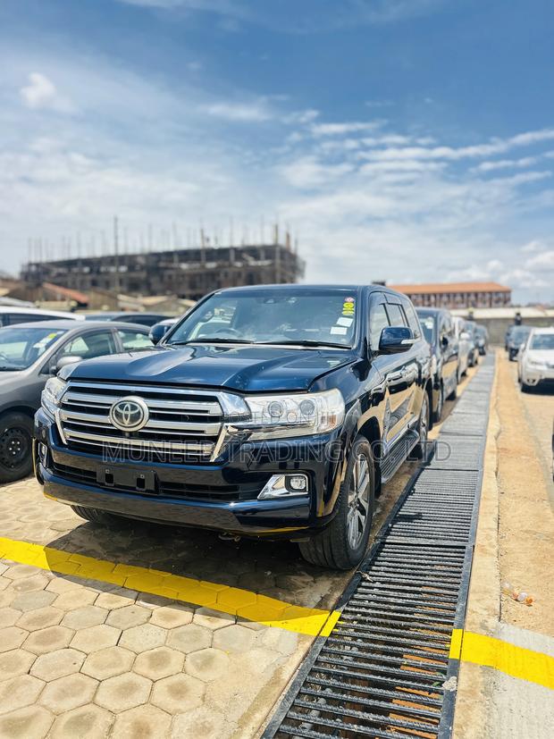 Toyota Land Cruiser 4.6 V8 ZX 2016 Blue